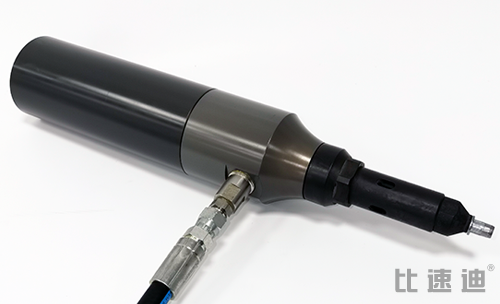 自动铆螺母枪_机器人铆螺母枪_铆接轴_外挂式